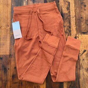 NWT Goumi Kids Womens Clay Thermal Pants SZ M Jogger Loungewear Waffle Clay